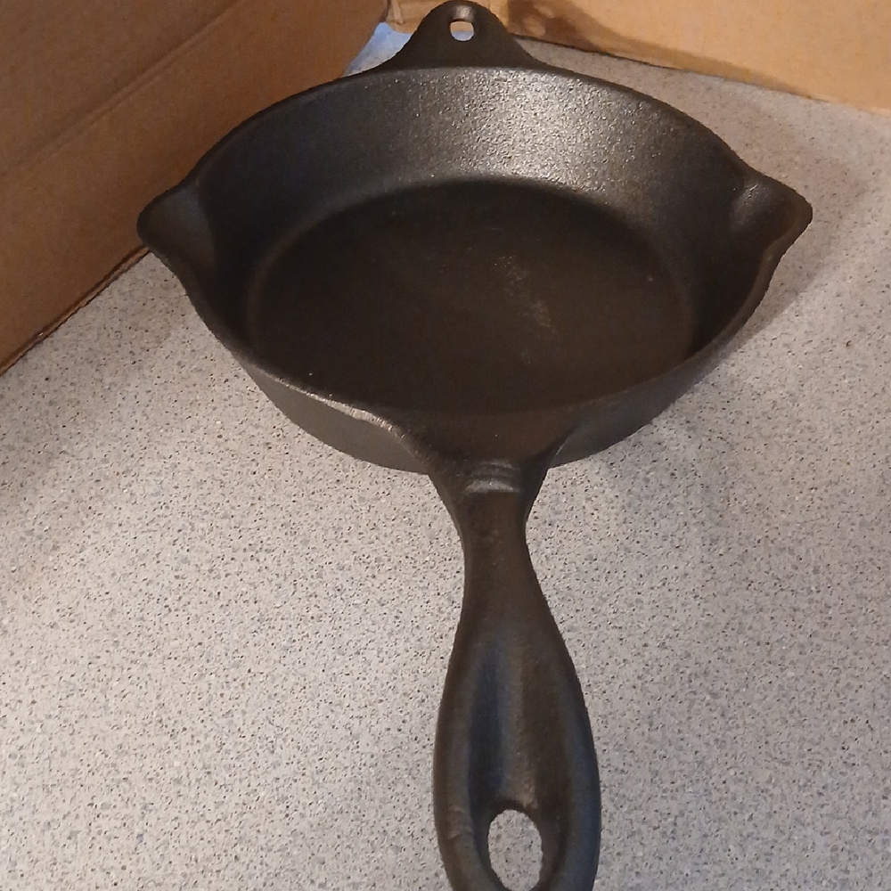 TOOLS OF THE TRADE Cast Iron Skillet NWOT 6"